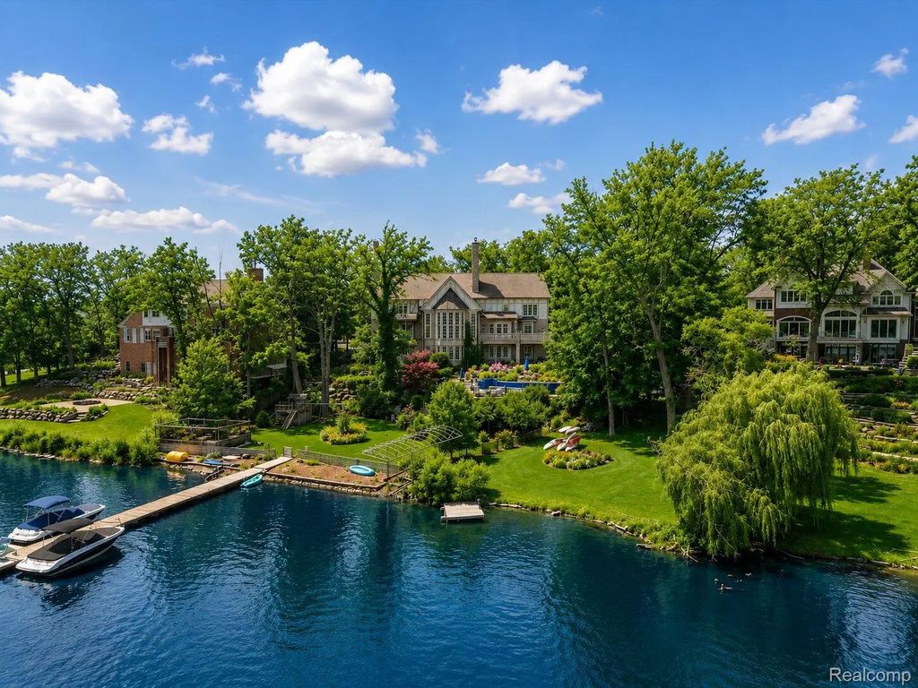 3075 Heron Pointe Drive, BloomfieldHillsCity_Oakland