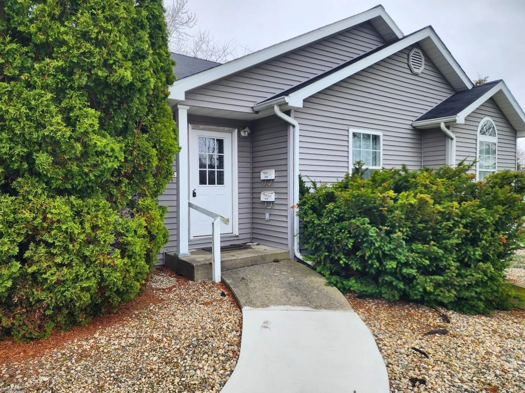 1314 N Hickory Street, OwossoCity_Shiawassee