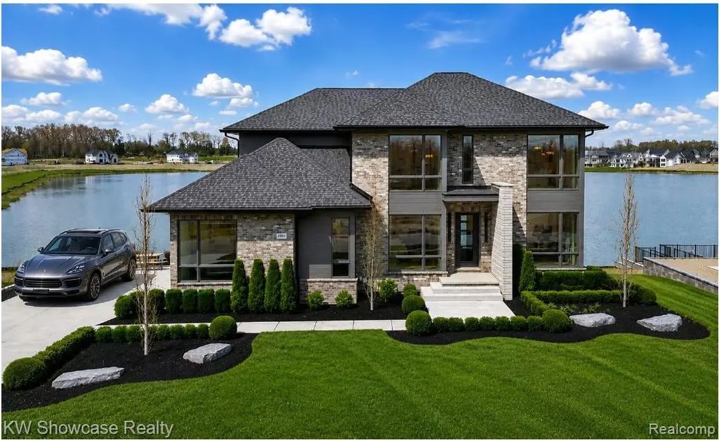 2559 Crystal Lake Drive, CommerceCharterTownship_Oakland