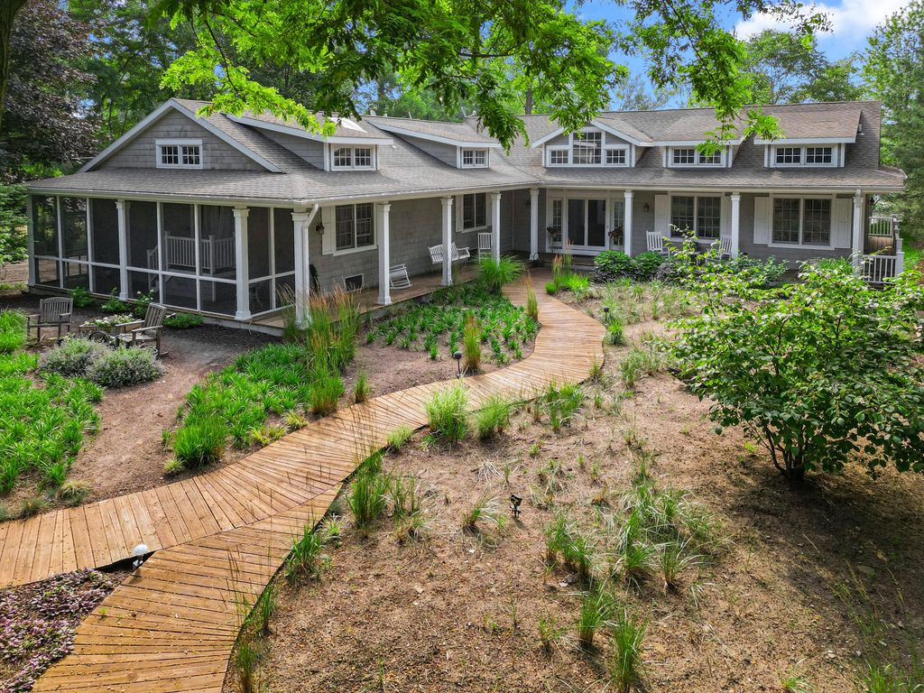 331 Marquette Drive, NewBuffaloCity_Berrien