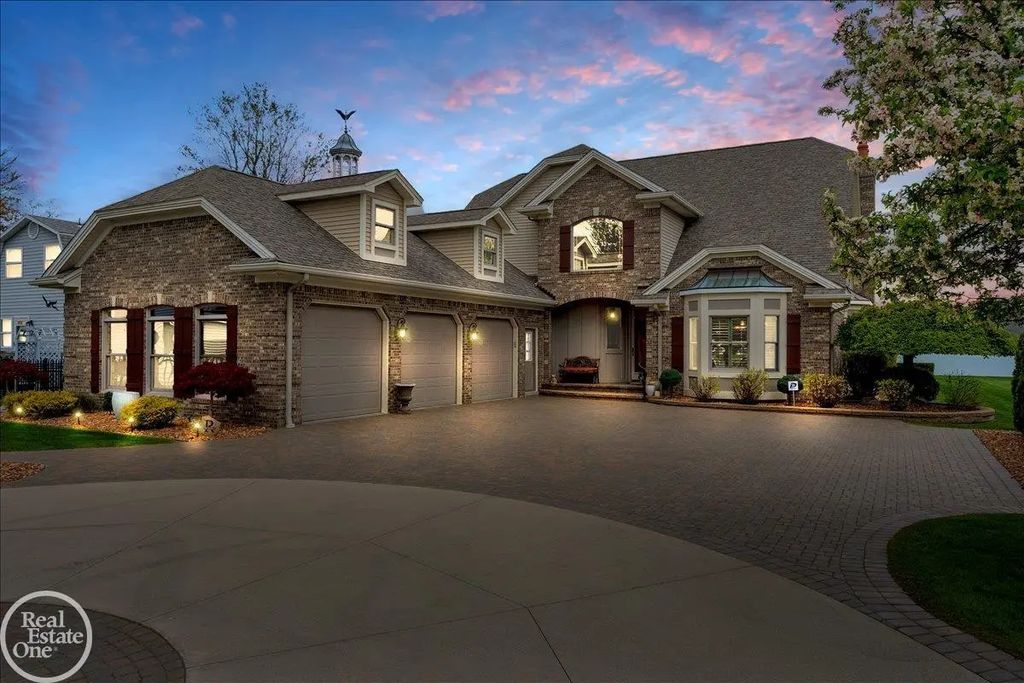 7827 S River Road, CottrellvilleTownship_StClair