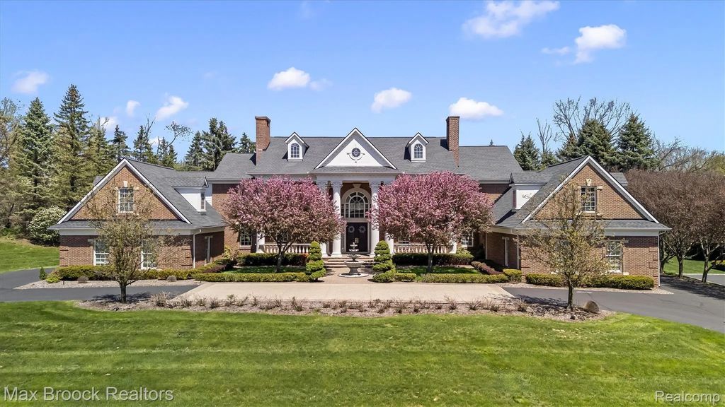 528 Barrington Court, BloomfieldHillsCity_Oakland