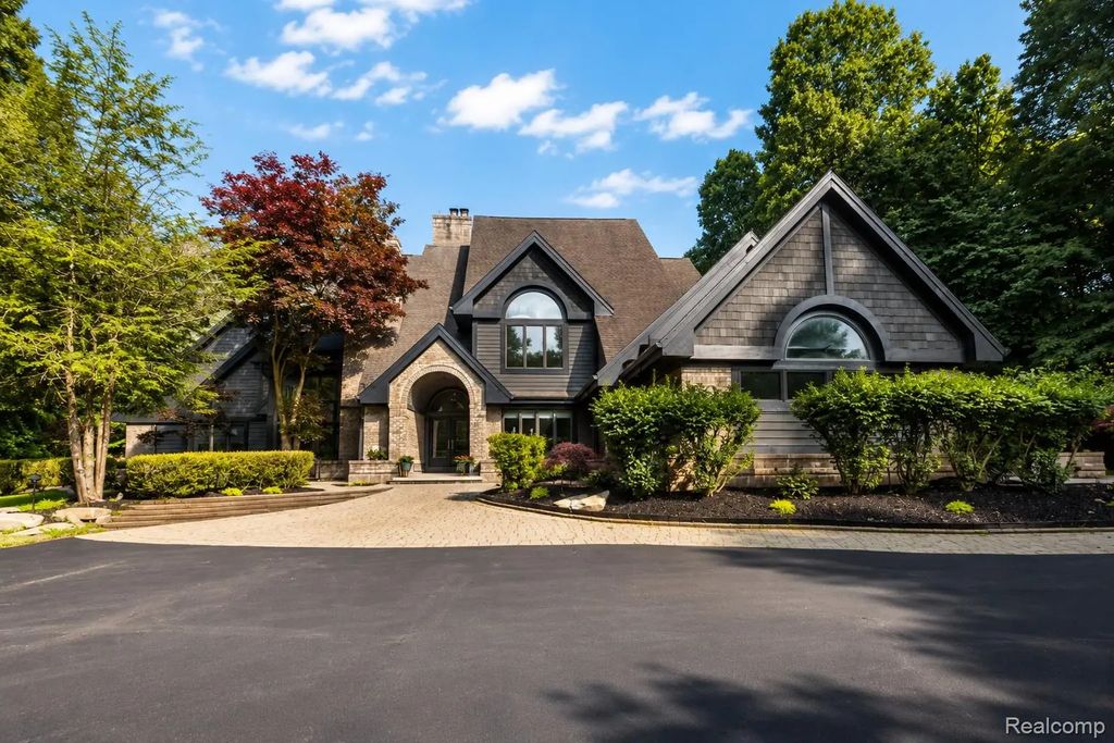 8180 N Ridge Road, CantonCharterTownship_Wayne
