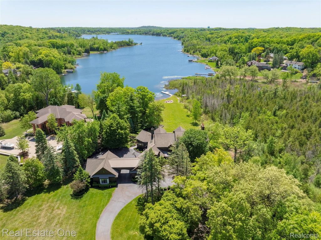 7689 Deerhill Drive, ClarkstonCity_Oakland