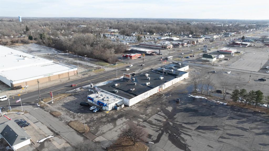 3316-3410 S Dort Highway, FlintCity_Genesee