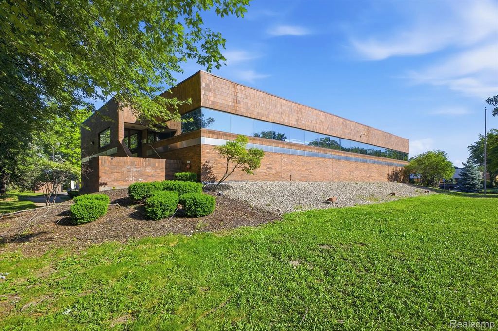 15360 S Commerce Drive, DearbornCity_Wayne