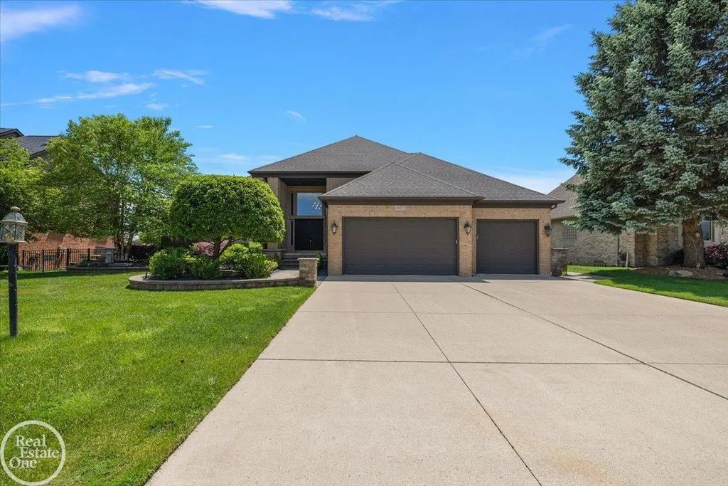 49572 Compass Point Drive, ChesterfieldTownship_Macomb