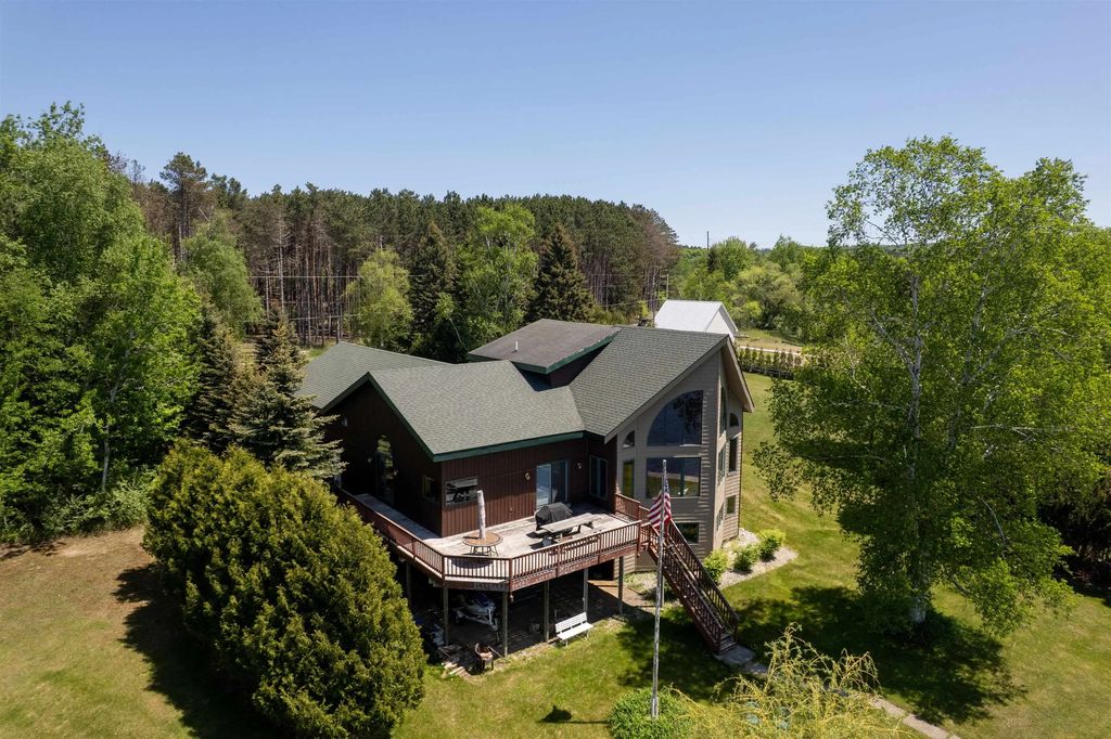 345 N Twin Pines Drive, LelandTownship_Leelanau