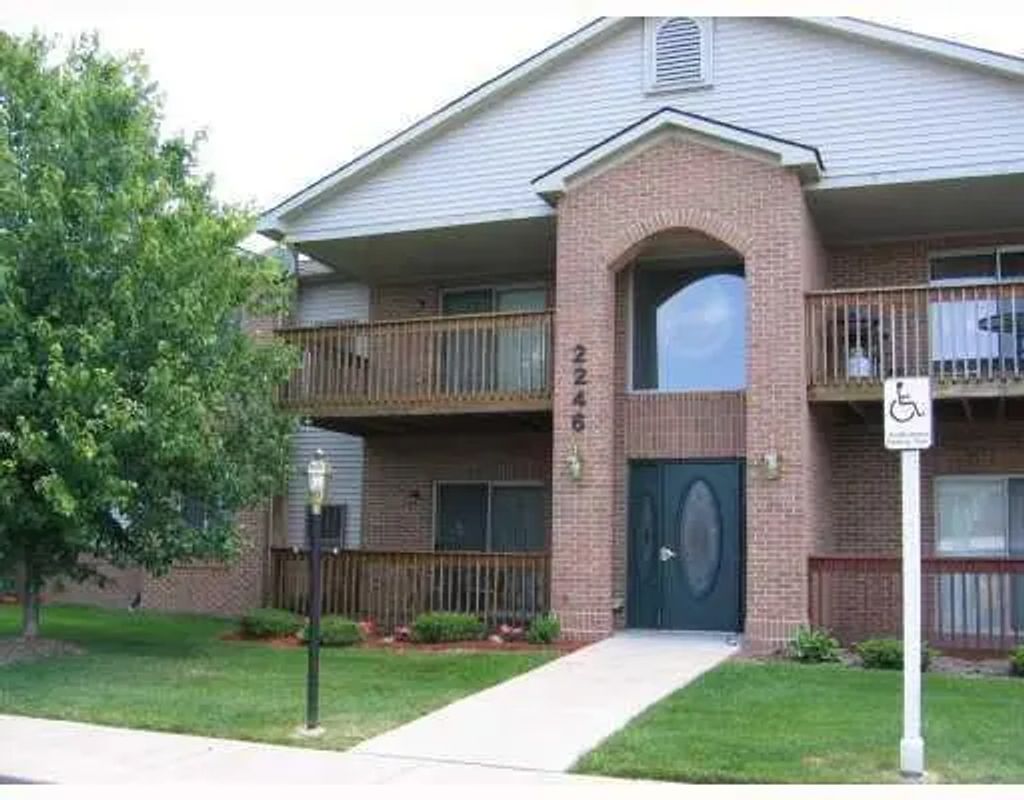 2246 Touchdown Court 2, YpsilantiCity_Washtenaw