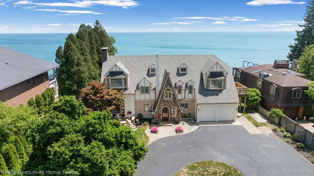8308 Lakeshore, BurtchvilleTownship_StClair