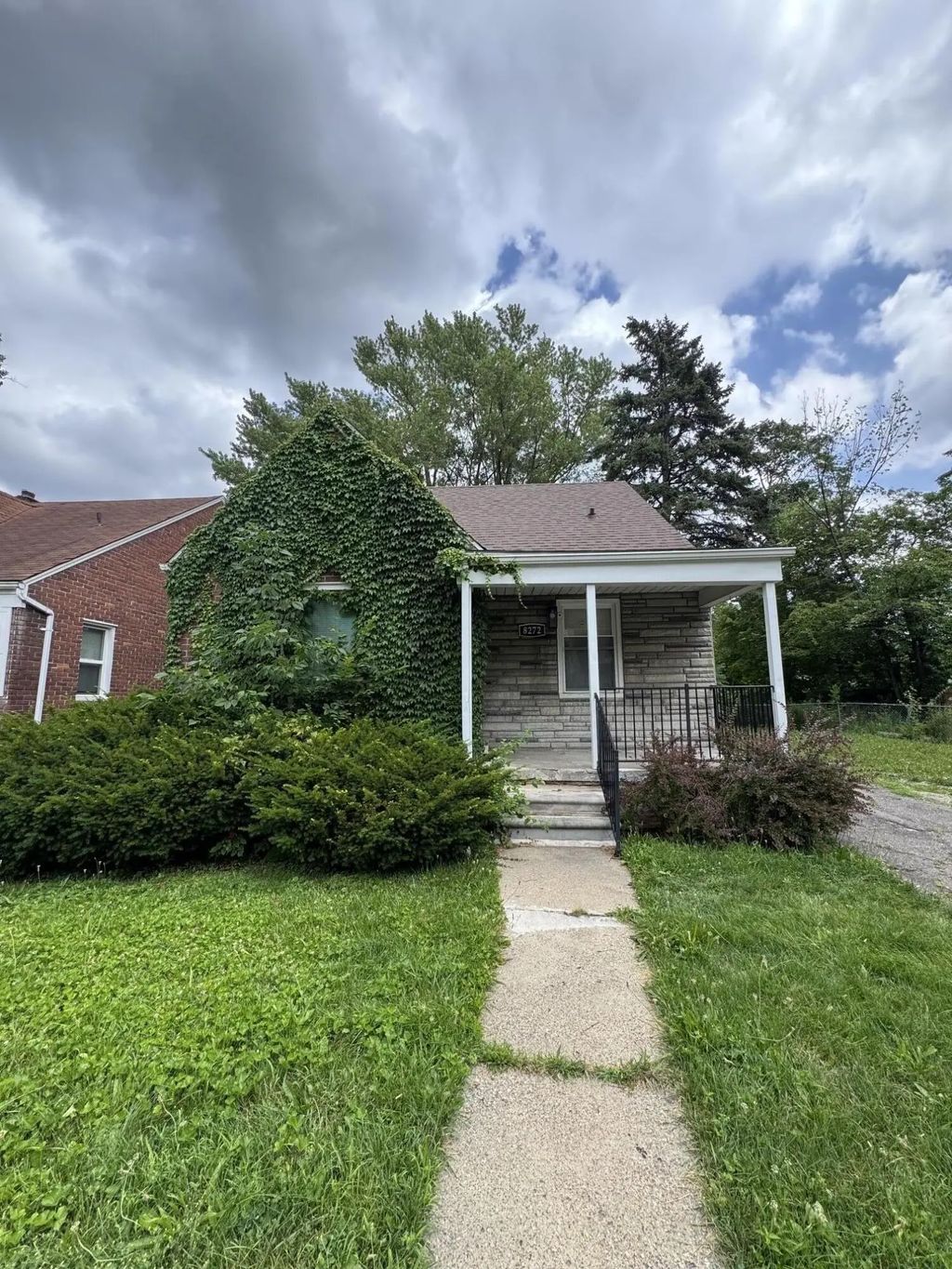 8272 Roselawn Street, DetroitCity_Wayne