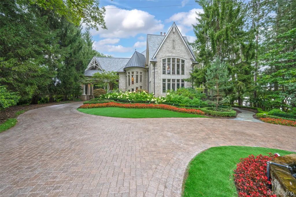 5621 Arbor Bay Court, GenoaTownship_Livingston