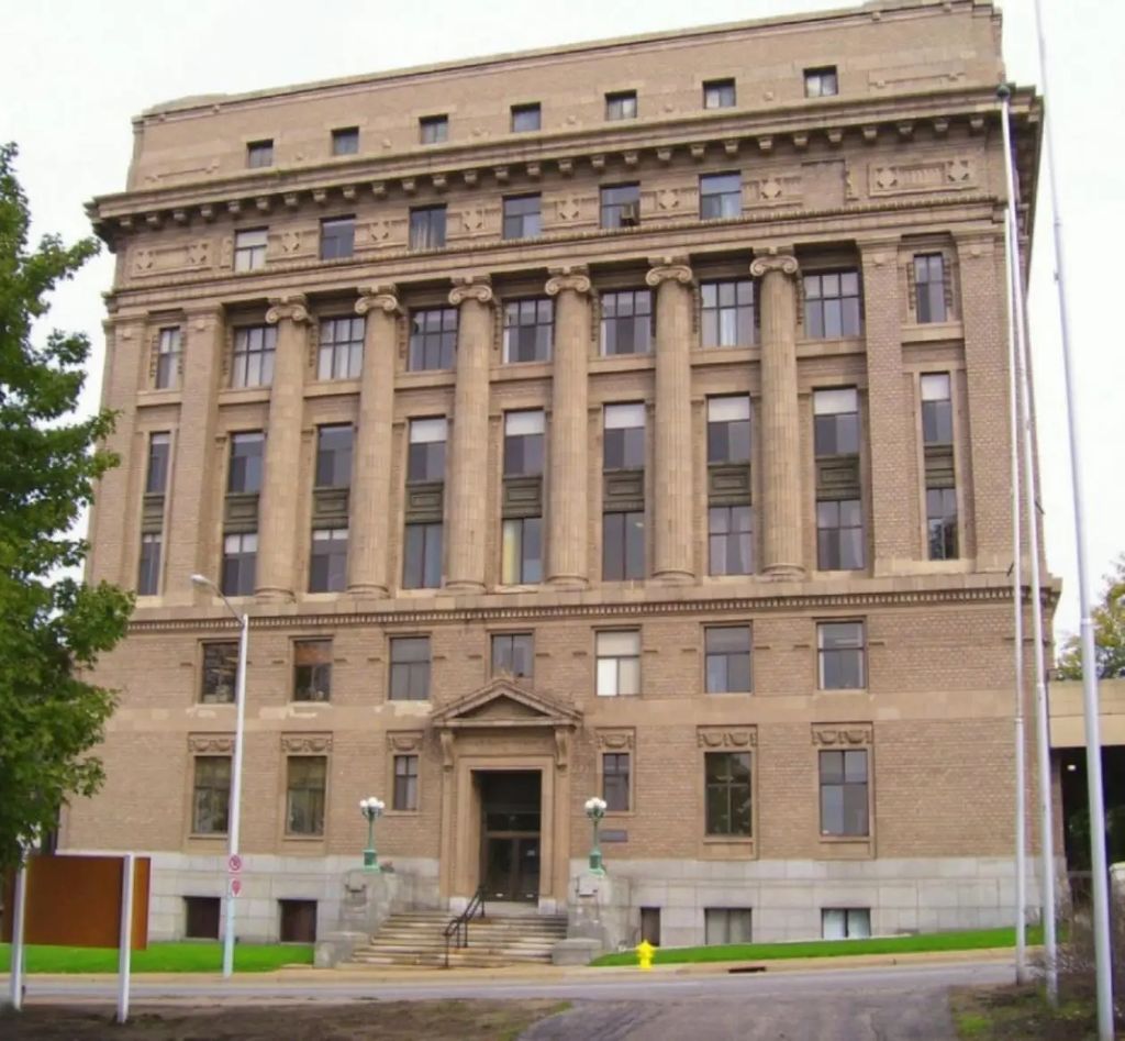 233 Fulton Street E Suite 126, GrandRapidsCity_Kent