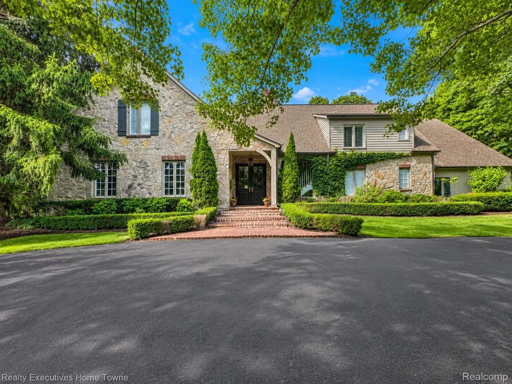 1395 Country Club Road, BloomfieldCharterTownship_Oakland
