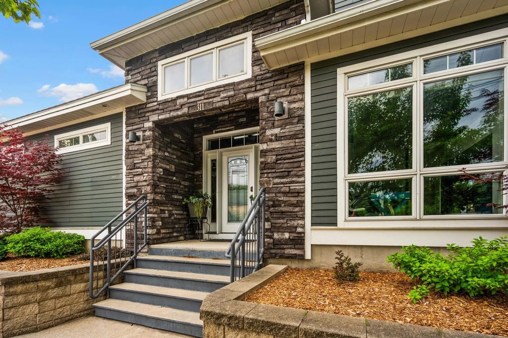 311 E Eighth Street, TraverseCityCity_GrandTraverse