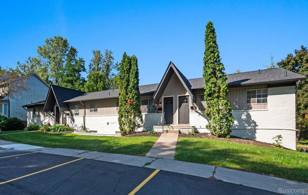 811 N Main Street, MilfordVillage_Oakland
