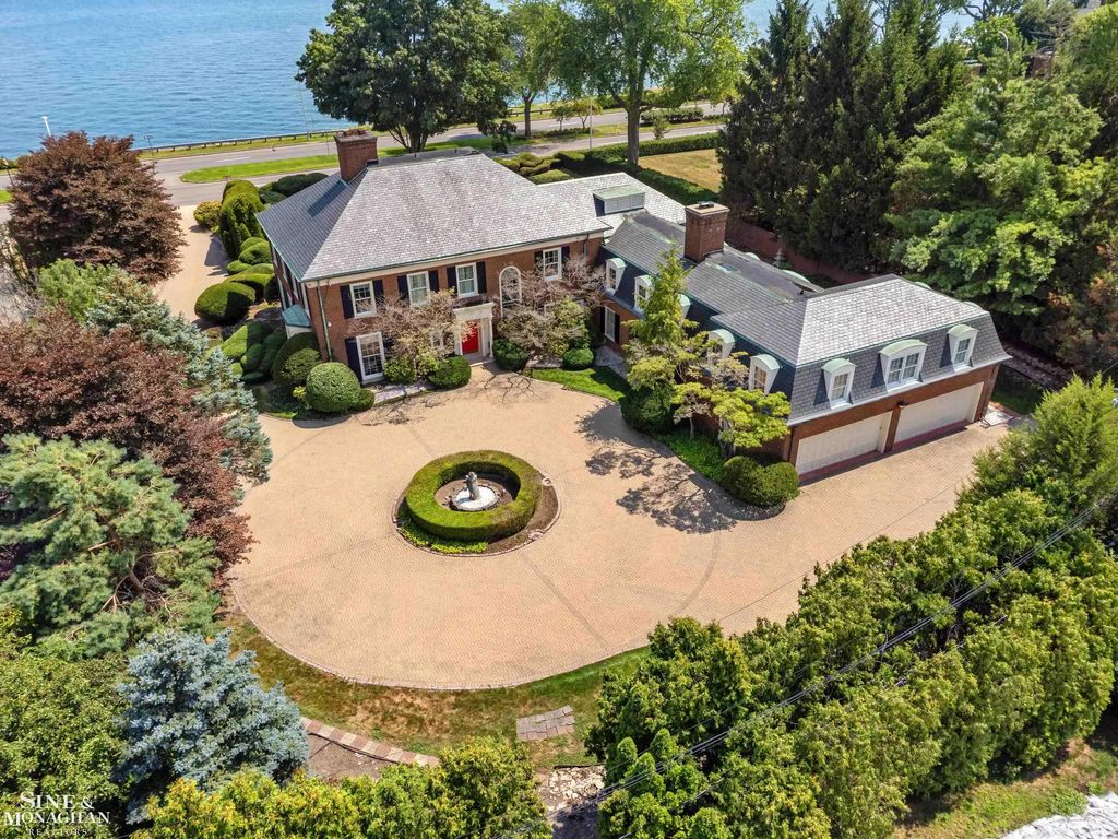 105 Lake Shore Road, GrossePointeFarmsCity_Wayne