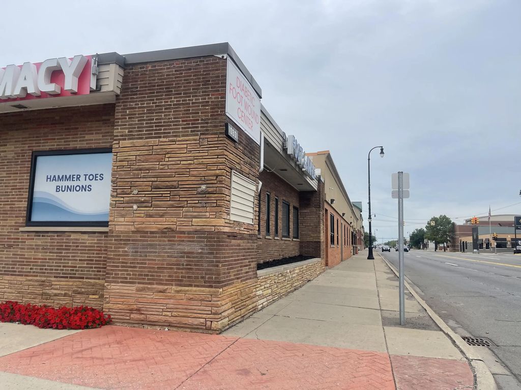 10801 W Warren, DearbornCity_Wayne