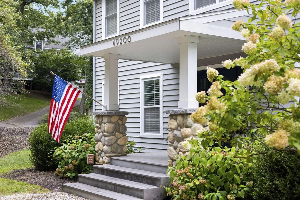 49200 Golfview Avenue, GrandBeachVillage_Berrien