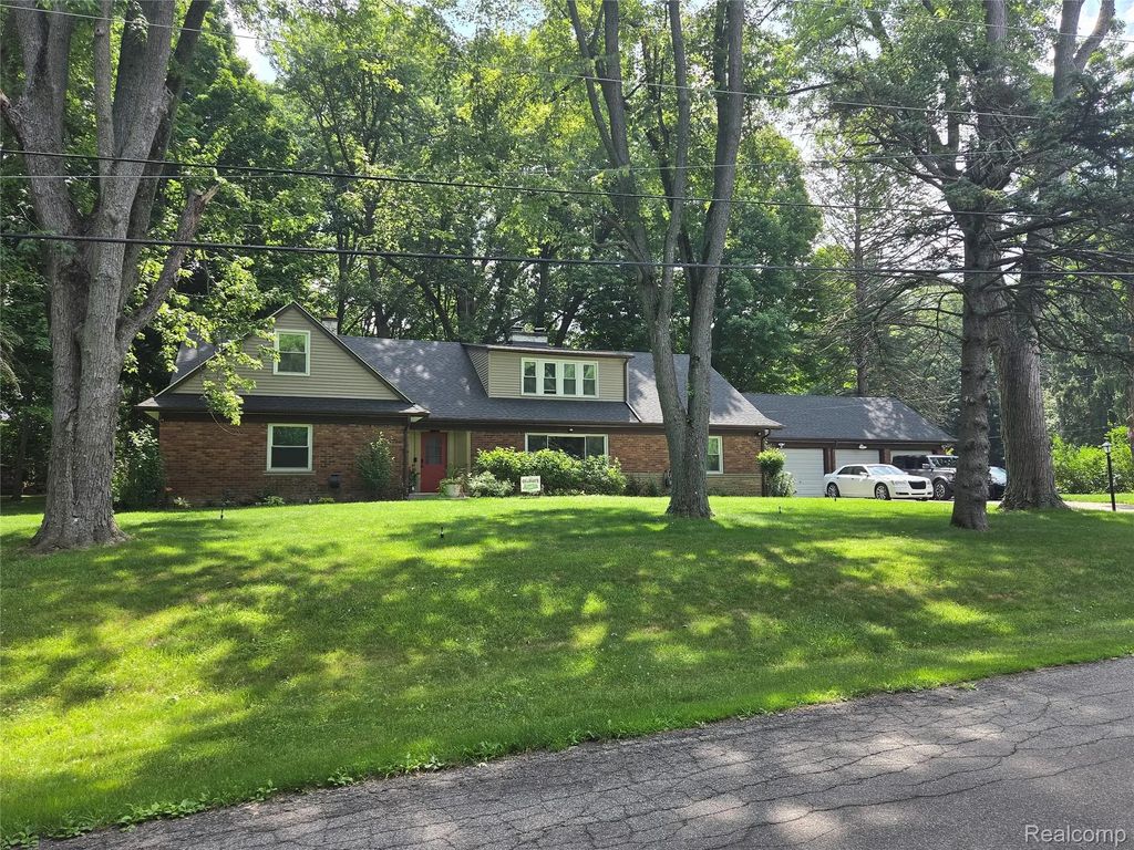 24100 Tamarack Trail, SouthfieldCity_Oakland
