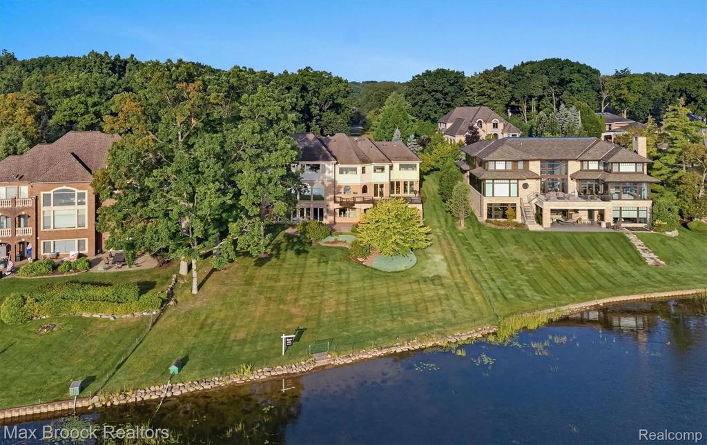 1832 Long Lake Shore Drive, BloomfieldCharterTownship_Oakland
