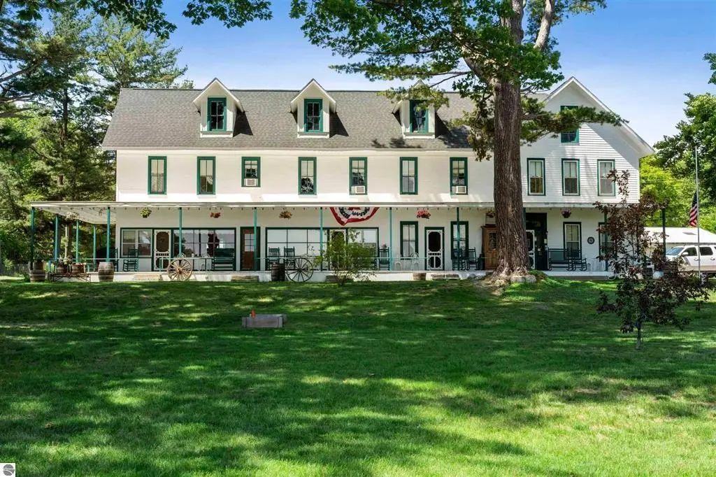 18599 Mission Road, PeninsulaTownship_GrandTraverse