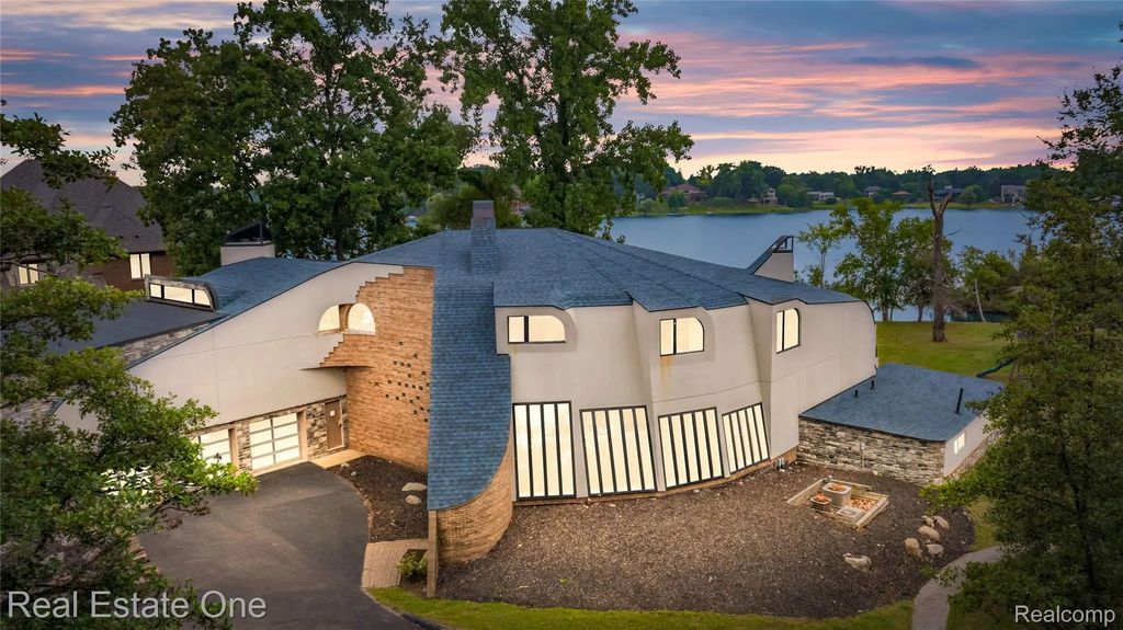 1440 Lochridge Road, BloomfieldCharterTownship_Oakland