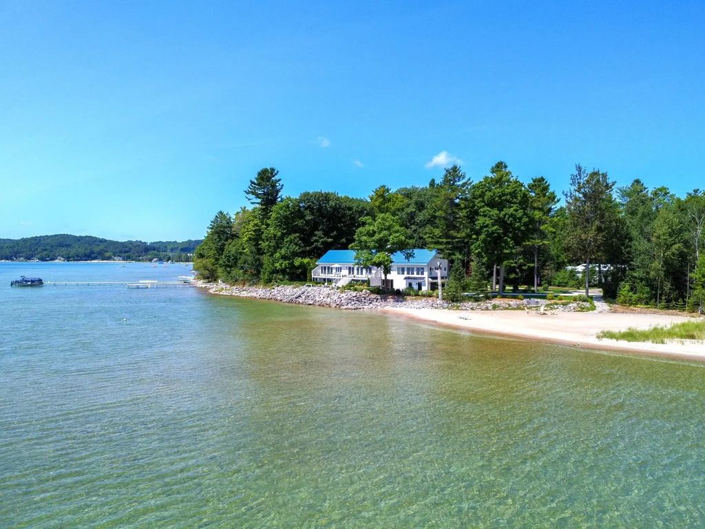 3729 S Lee Point Road, BinghamTownship_Leelanau