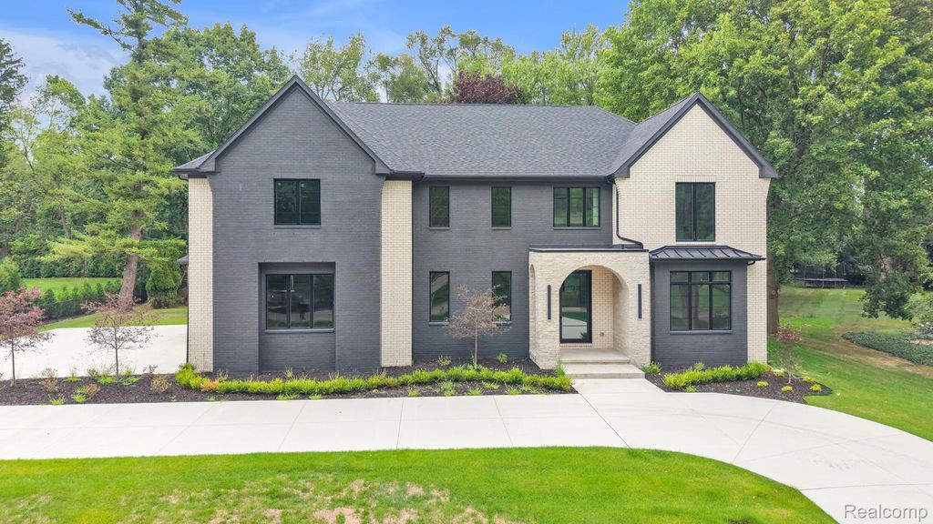 4546 Niagara Lane, BloomfieldCharterTownship_Oakland