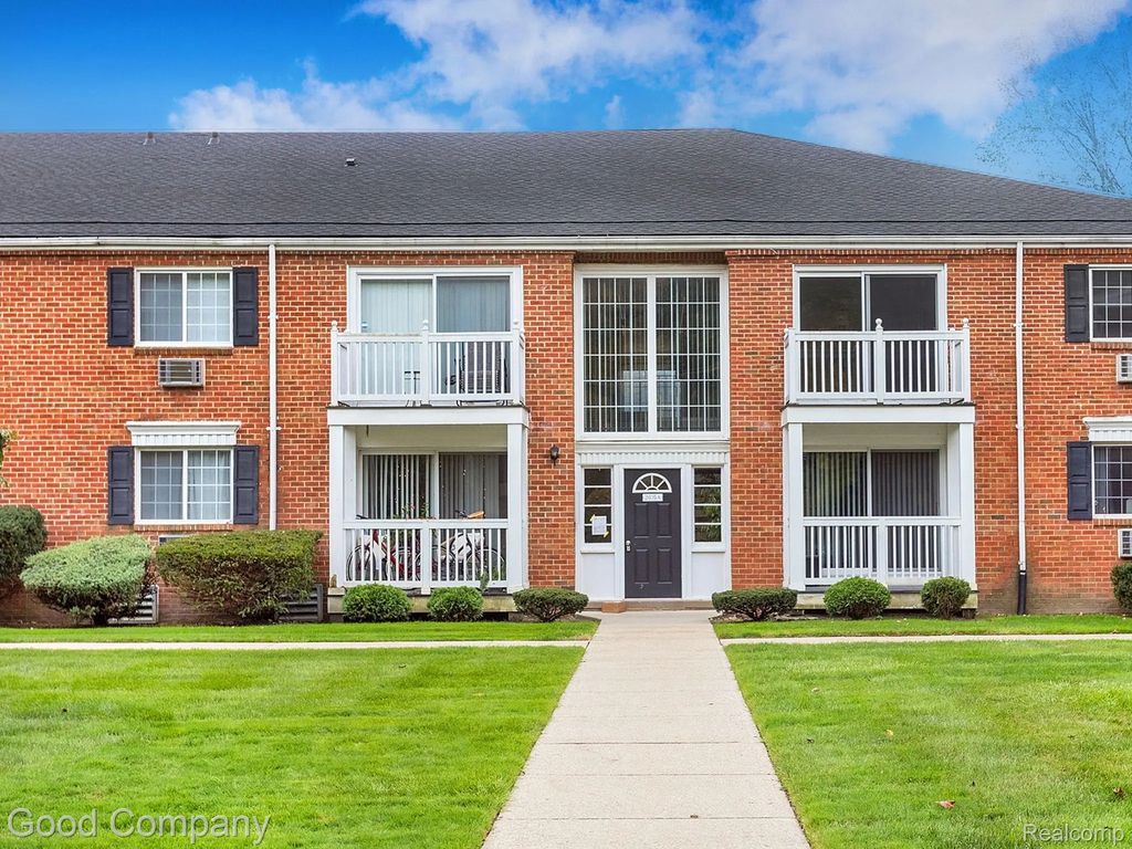2405 Torquay Avenue 101, RoyalOakCity_Oakland