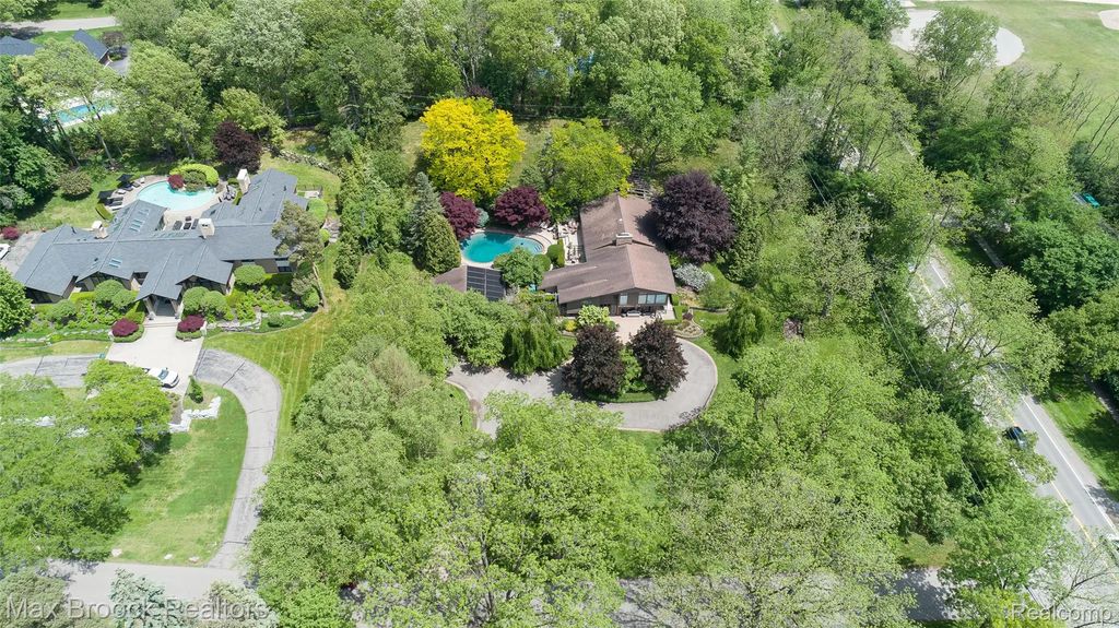 20 Martell Drive, BloomfieldCharterTownship_Oakland