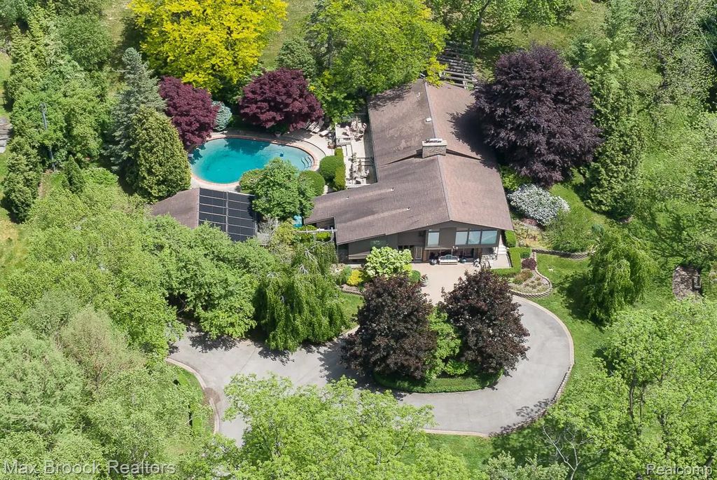 20 Martell Drive, BloomfieldCharterTownship_Oakland