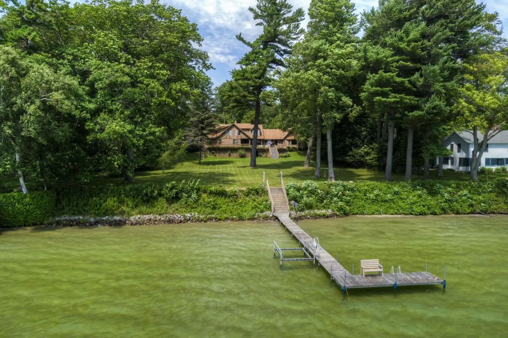 3706 N Manitou Trail, LelandTownship_Leelanau