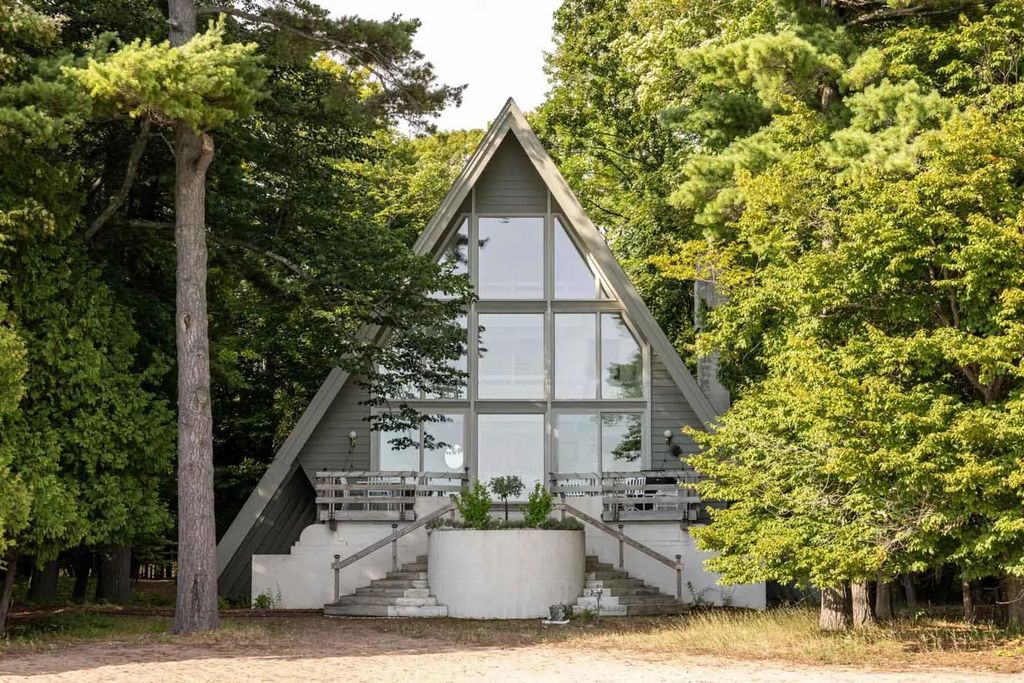 6158 S Tamarack Lane, GlenArborTownship_Leelanau