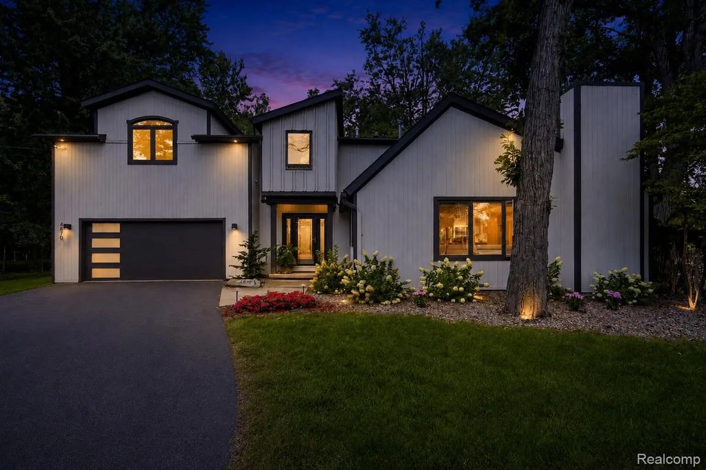 4870 Gallagher Boulevard, HamburgTownship_Livingston