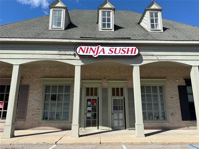 33214 W 14 Mile Road, West Bloomfield