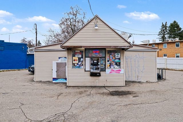 2702 N Franklin Avenue, Flint