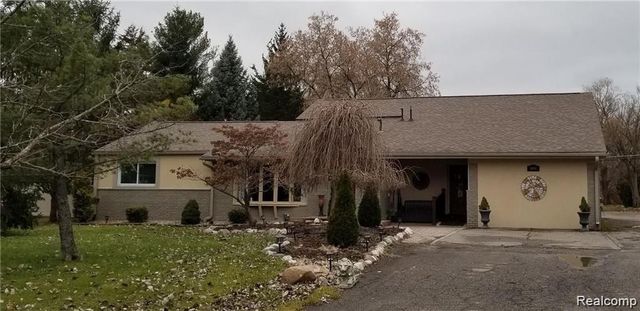 23065 Canfield Avenue, Farmington Hills