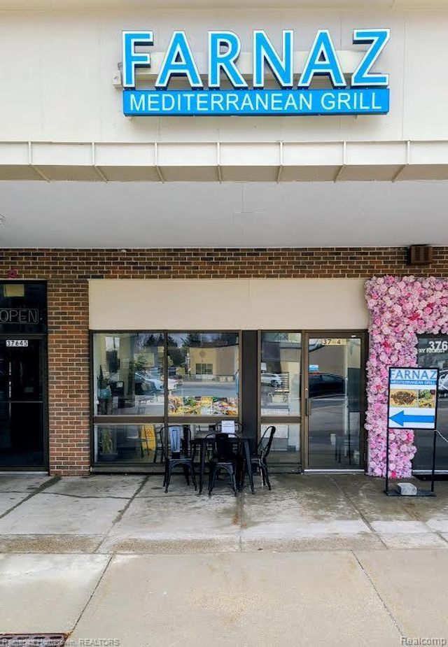 37649 Five Mile Rd, Livonia