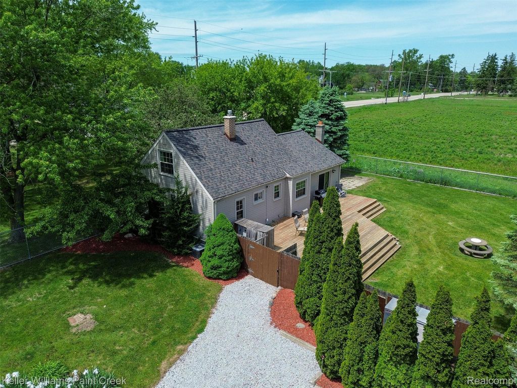 75600 Van Dyke Road, Bruce township
