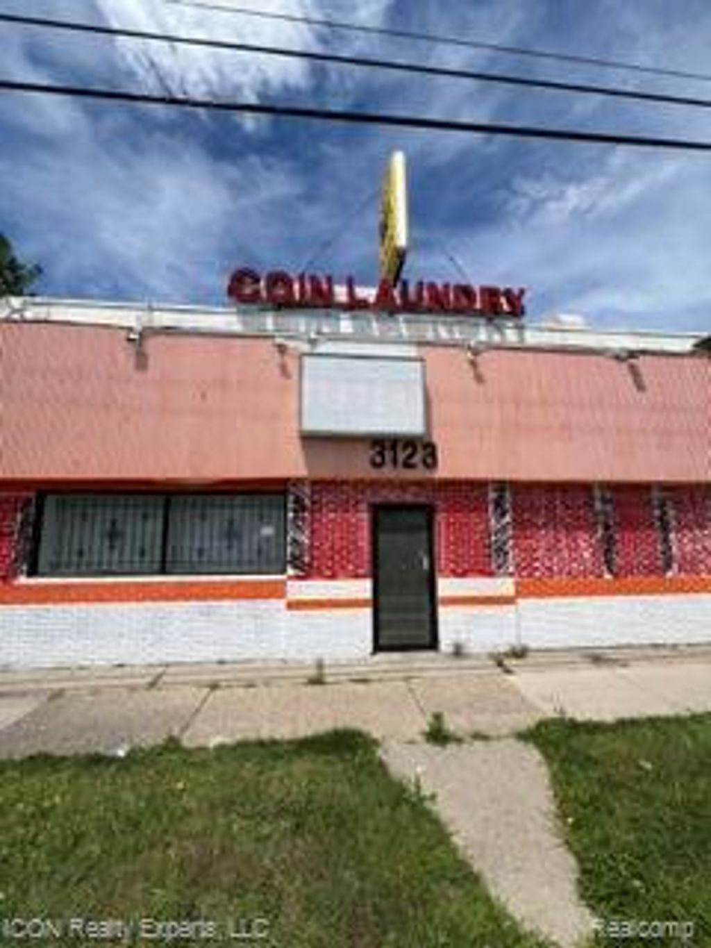 3123 E 8 Mile Road, Warren city