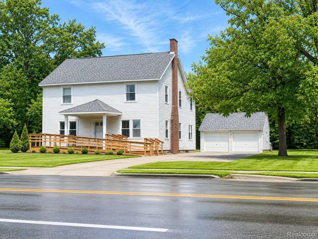 1624 Gratiot Avenue, Saginaw city