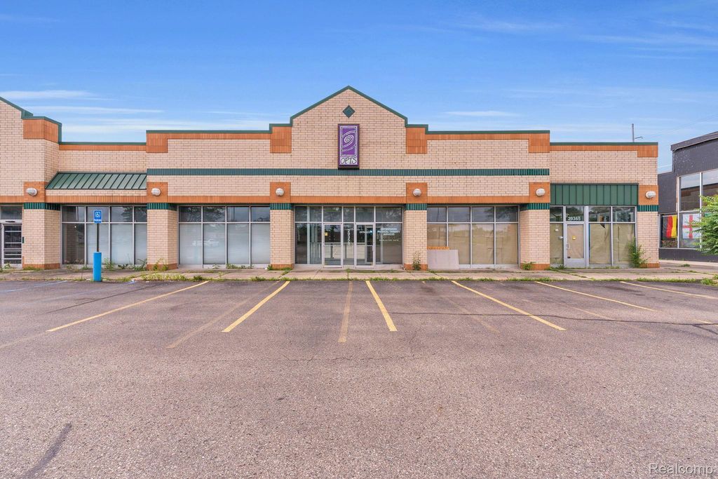 29311 Ann Arbor Trail, Westland city