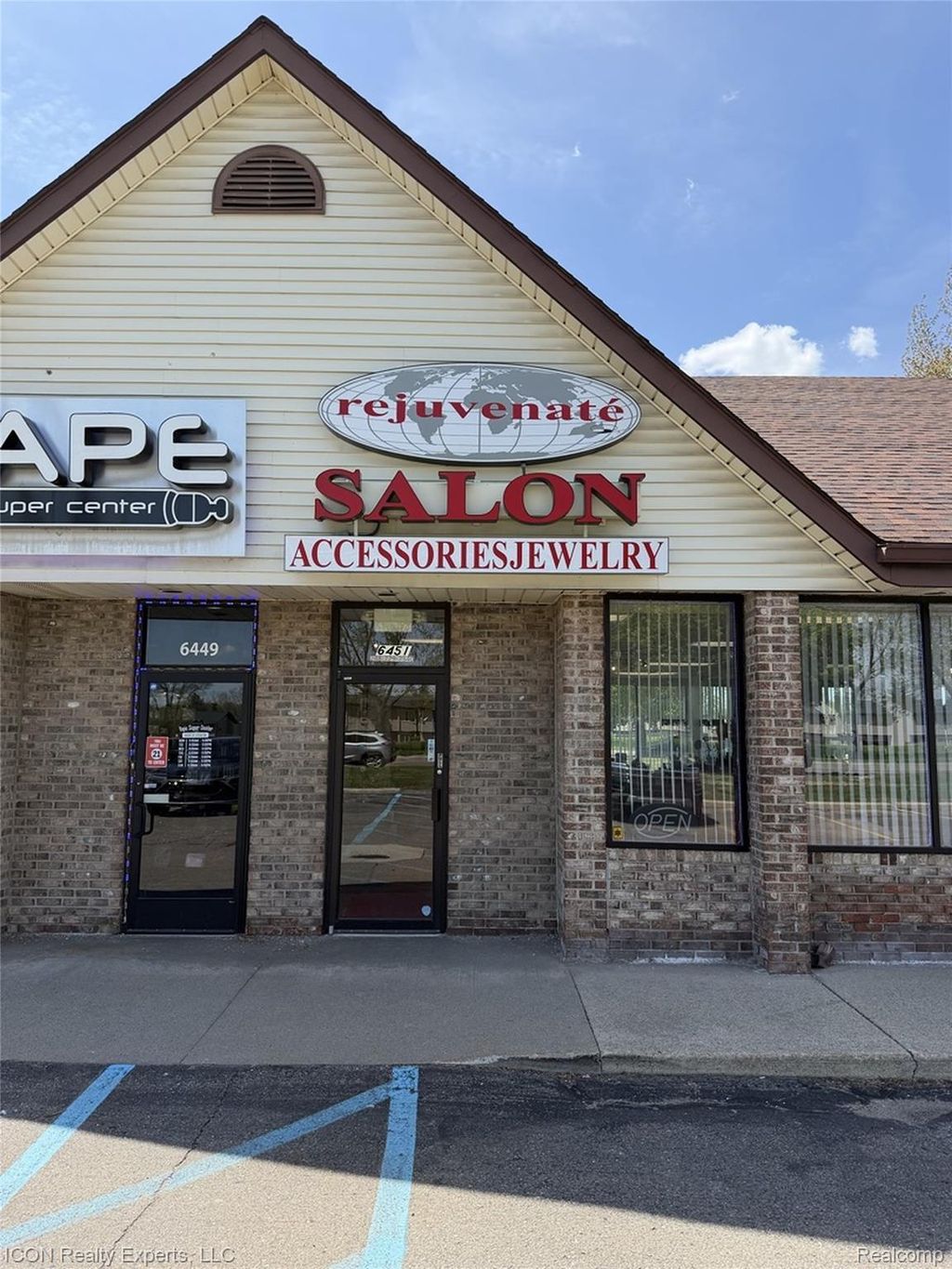 6451 Rochester Rd, Oakland charter township