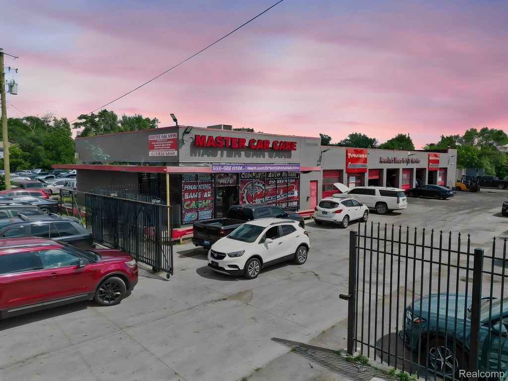 14170 Greenfield Road, Detroit city