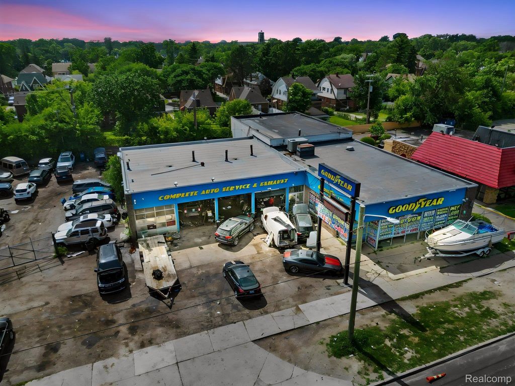 14527 Greenfield Road, Detroit city