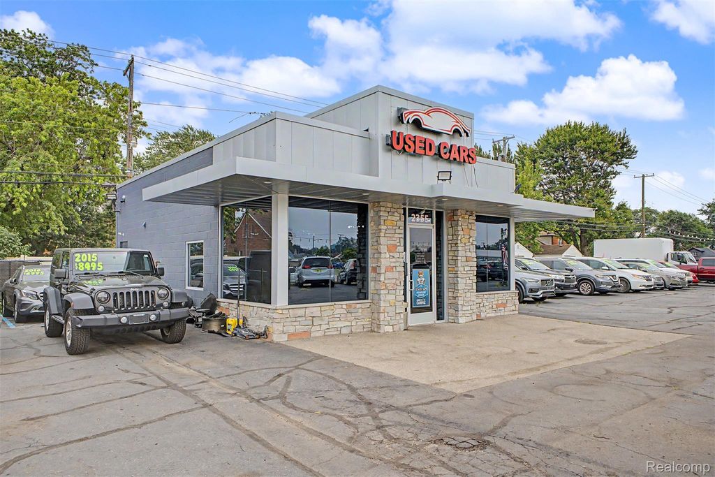 2355 Fort Street, Wyandotte city