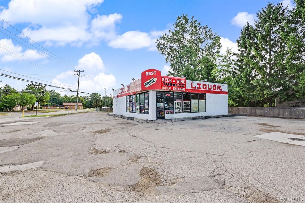 22200 Middlebelt, Farmington Hills city
