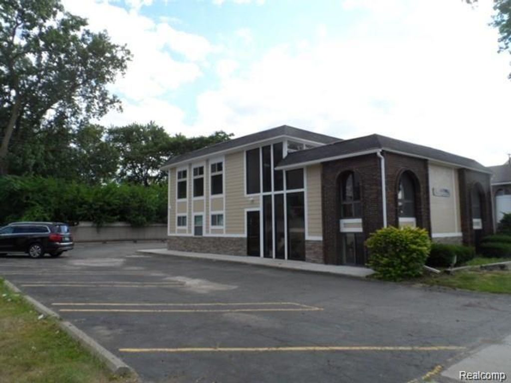 17697 W 10 Mile Road 3, Southfield city