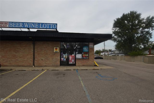 2791 E 14 Mile Rd, Sterling Heights